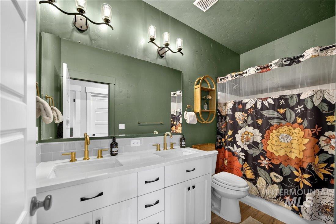 5942 W Algona Dr., Meridian, Idaho 83646, 3 Bedrooms, 3 Bathrooms, Residential For Sale, Price $634,900,MLS 98977869