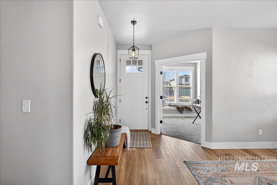 5942 W Algona Dr., Meridian, Idaho 83646, 3 Bedrooms, 3 Bathrooms, Residential For Sale, Price $650,000, 98977869