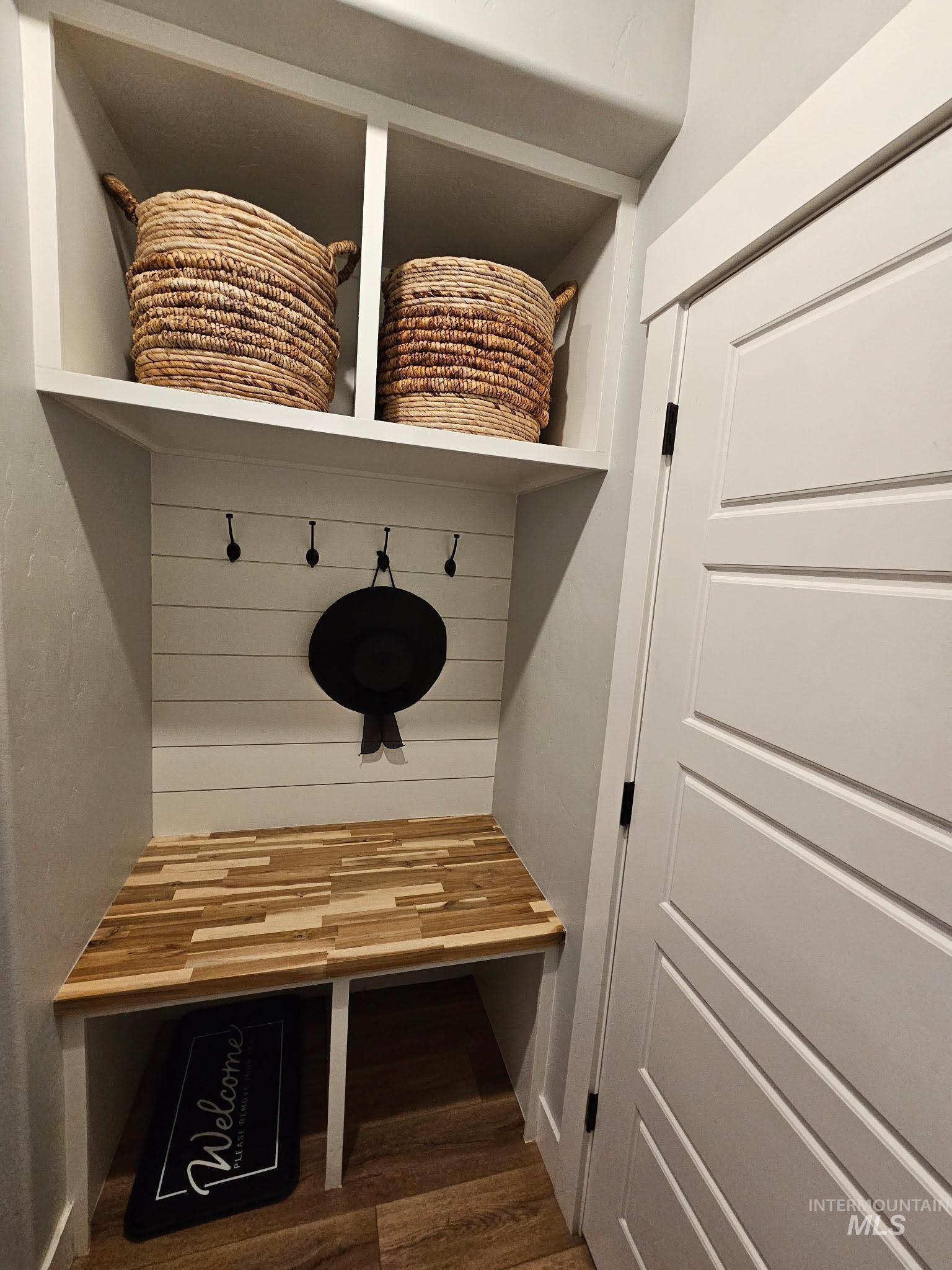 5942 W Algona Dr., Meridian, Idaho 83646, 3 Bedrooms, 3 Bathrooms, Residential For Sale, Price $634,900,MLS 98977869