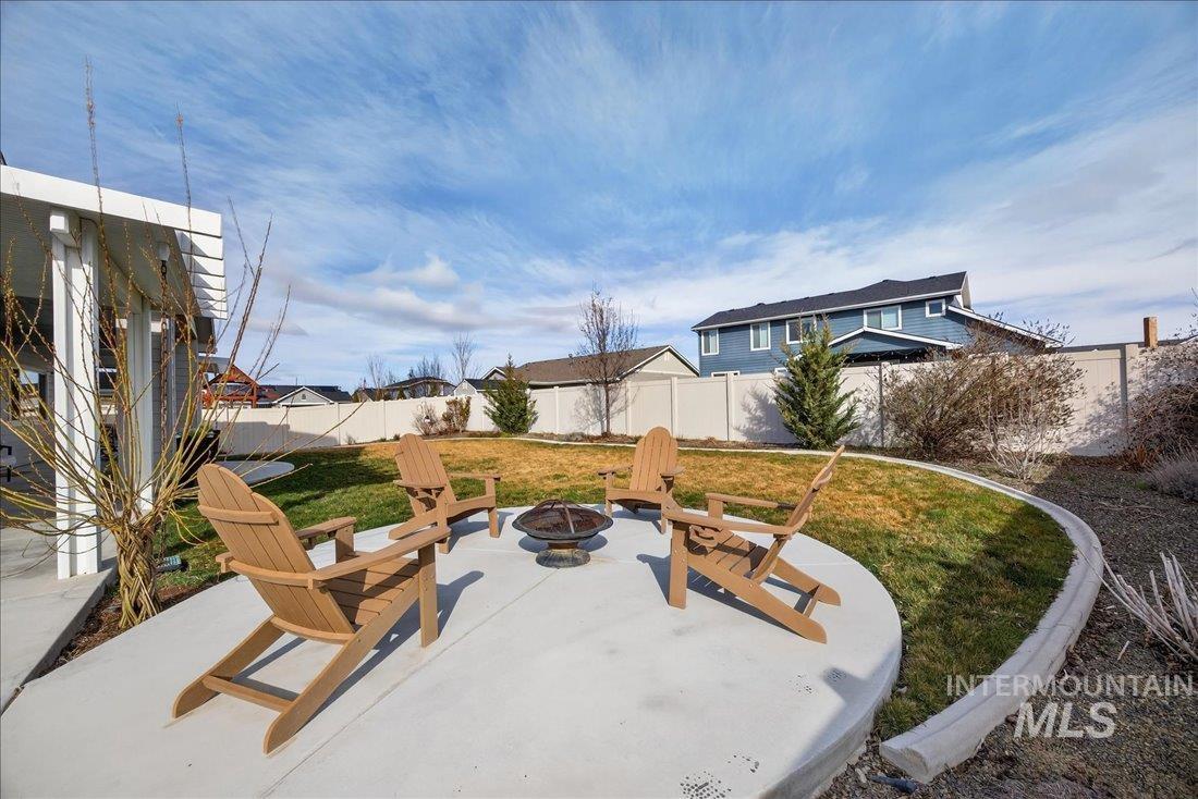 5942 W Algona Dr., Meridian, Idaho 83646, 3 Bedrooms, 3 Bathrooms, Residential For Sale, Price $634,900,MLS 98977869