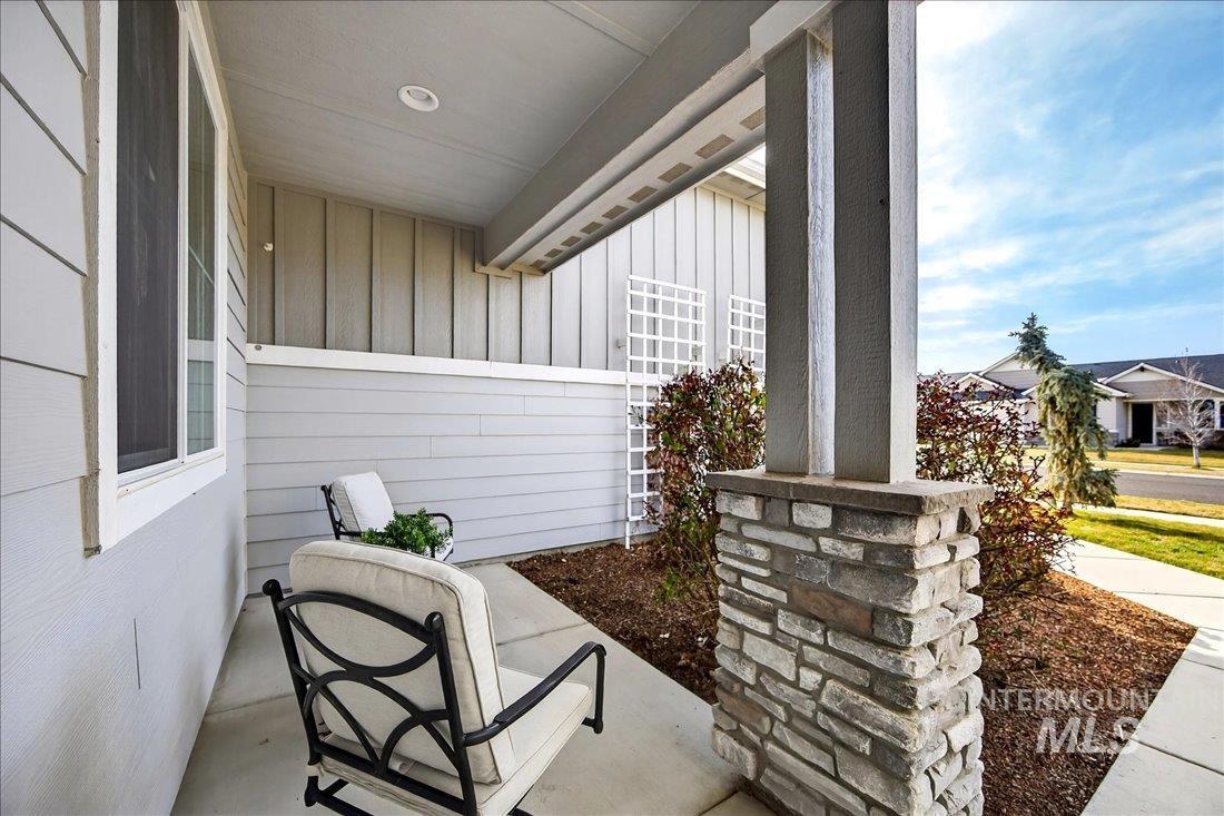 5942 W Algona Dr., Meridian, Idaho 83646, 3 Bedrooms, 3 Bathrooms, Residential For Sale, Price $625,000, 98977869