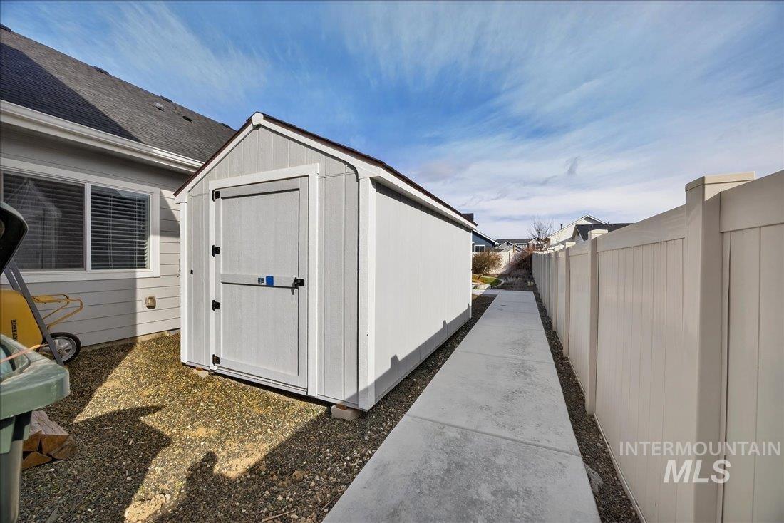 5942 W Algona Dr., Meridian, Idaho 83646, 3 Bedrooms, 3 Bathrooms, Residential For Sale, Price $625,000, 98977869