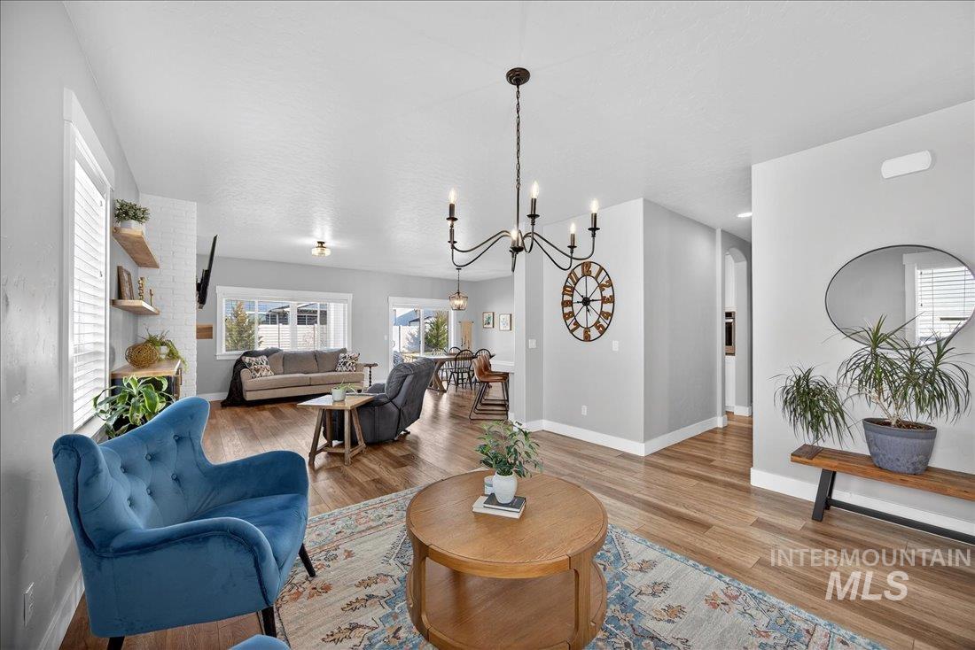 5942 W Algona Dr., Meridian, Idaho 83646, 3 Bedrooms, 3 Bathrooms, Residential For Sale, Price $634,900,MLS 98977869