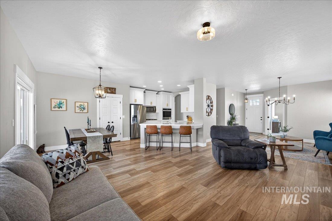 5942 W Algona Dr., Meridian, Idaho 83646, 3 Bedrooms, 3 Bathrooms, Residential For Sale, Price $650,000, 98977869