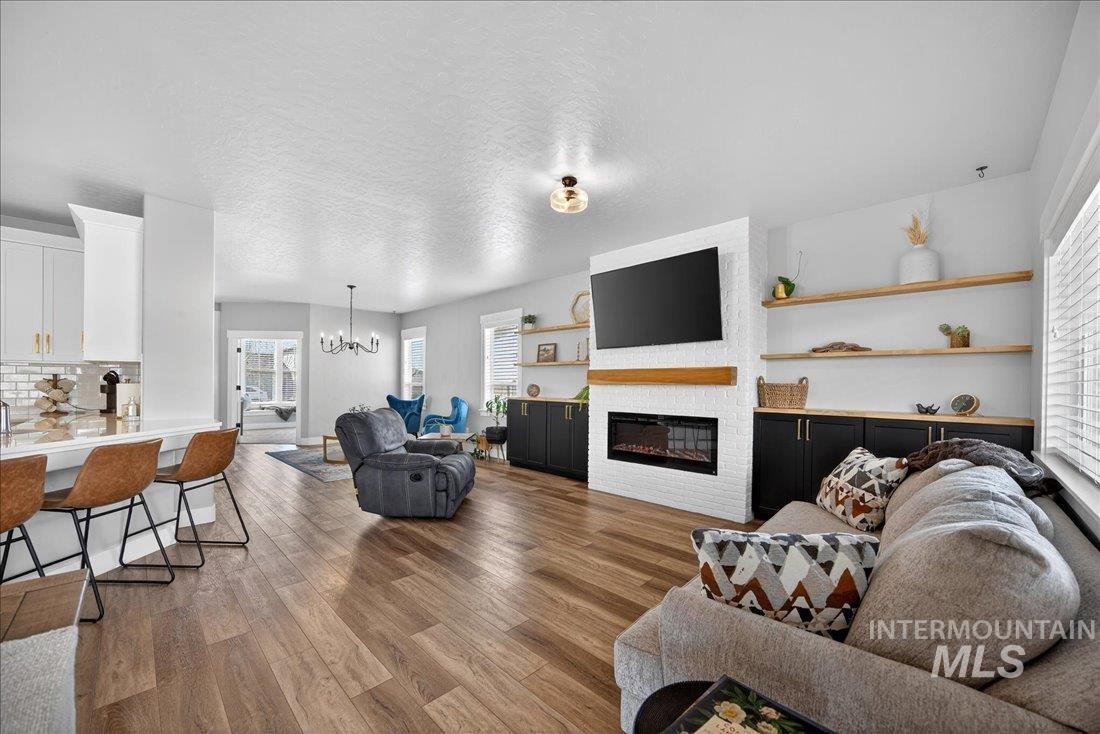 5942 W Algona Dr., Meridian, Idaho 83646, 3 Bedrooms, 3 Bathrooms, Residential For Sale, Price $634,900,MLS 98977869