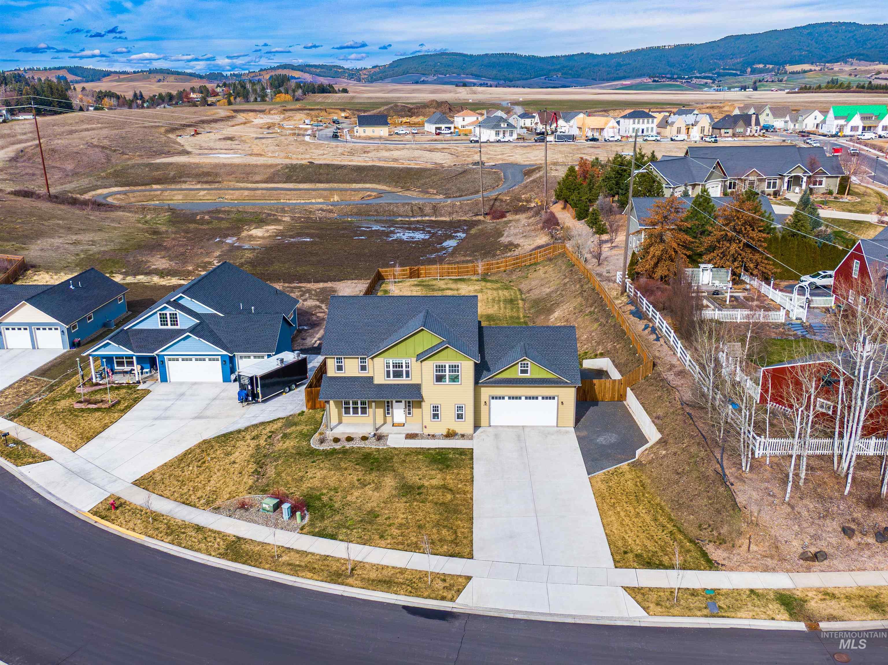 1542 Lanny Dr, Moscow, Idaho 83843, 4 Bedrooms, 3 Bathrooms, Residential For Sale, Price $840,000,MLS 98977870