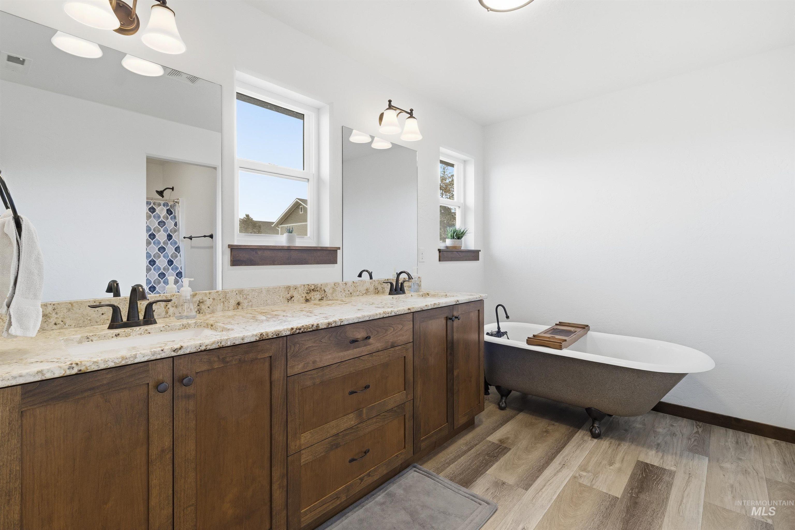 1542 Lanny Dr, Moscow, Idaho 83843, 4 Bedrooms, 3 Bathrooms, Residential For Sale, Price $840,000,MLS 98977870