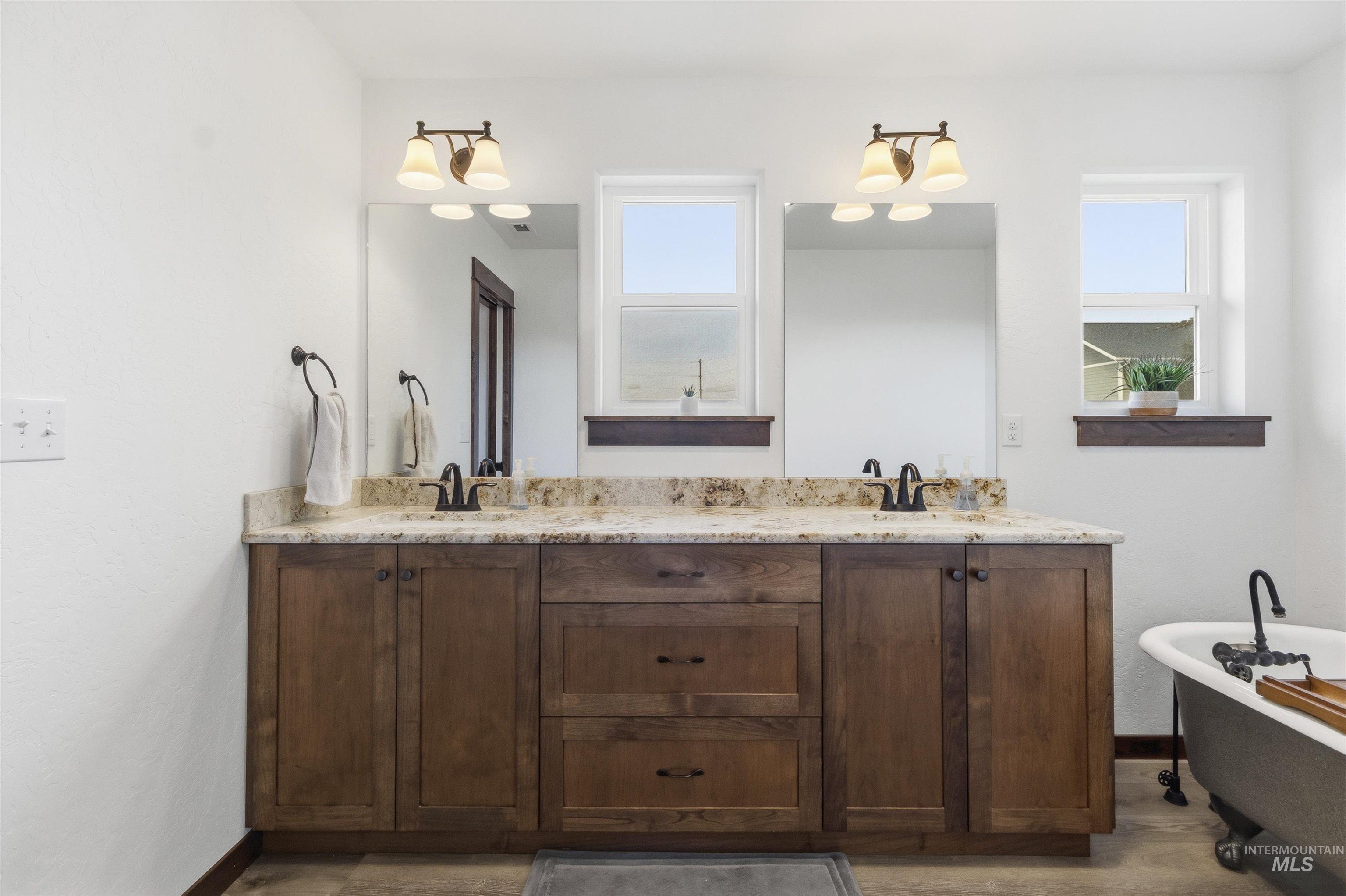 1542 Lanny Dr, Moscow, Idaho 83843, 4 Bedrooms, 3 Bathrooms, Residential For Sale, Price $840,000,MLS 98977870