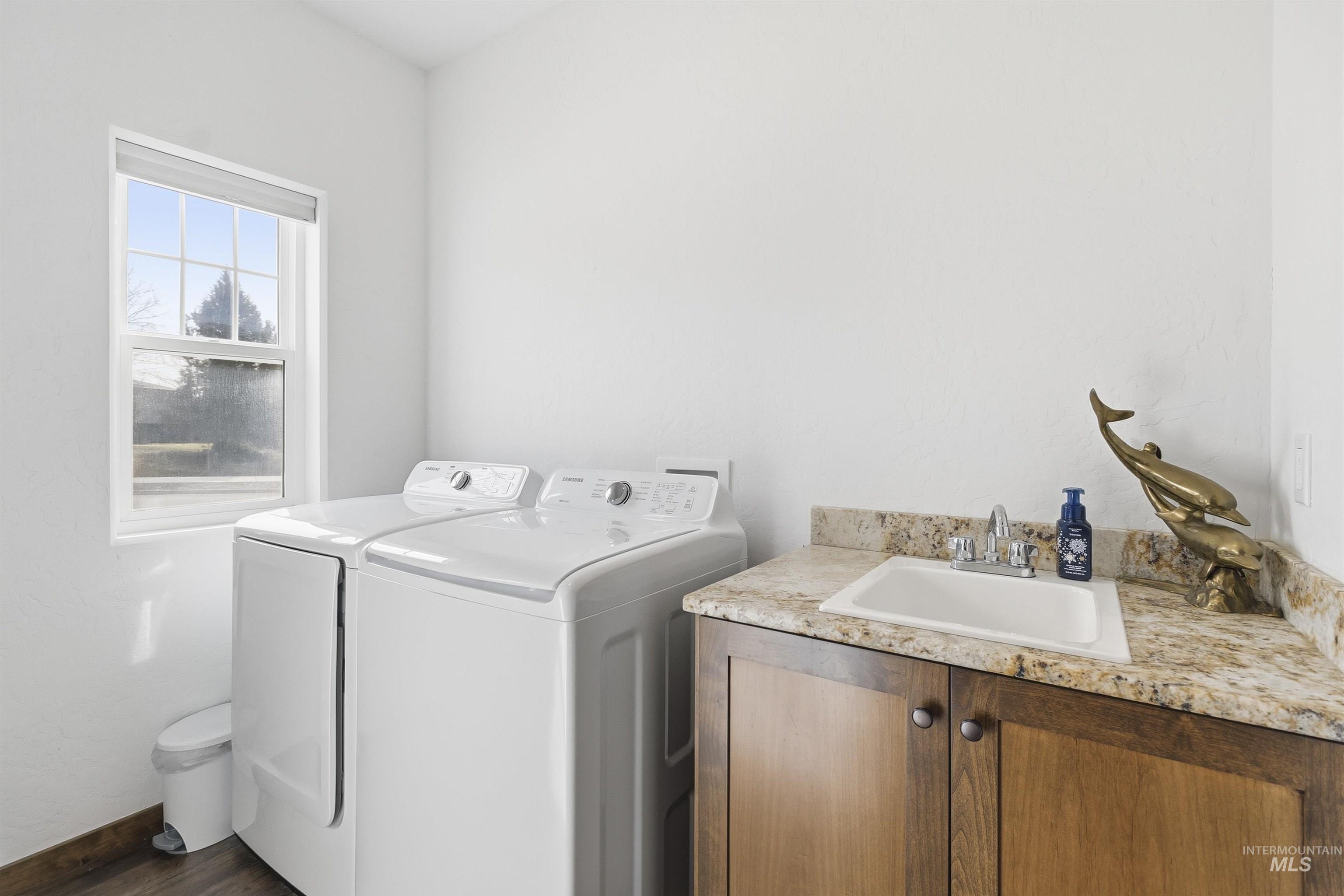 1542 Lanny Dr, Moscow, Idaho 83843, 4 Bedrooms, 3 Bathrooms, Residential For Sale, Price $840,000,MLS 98977870