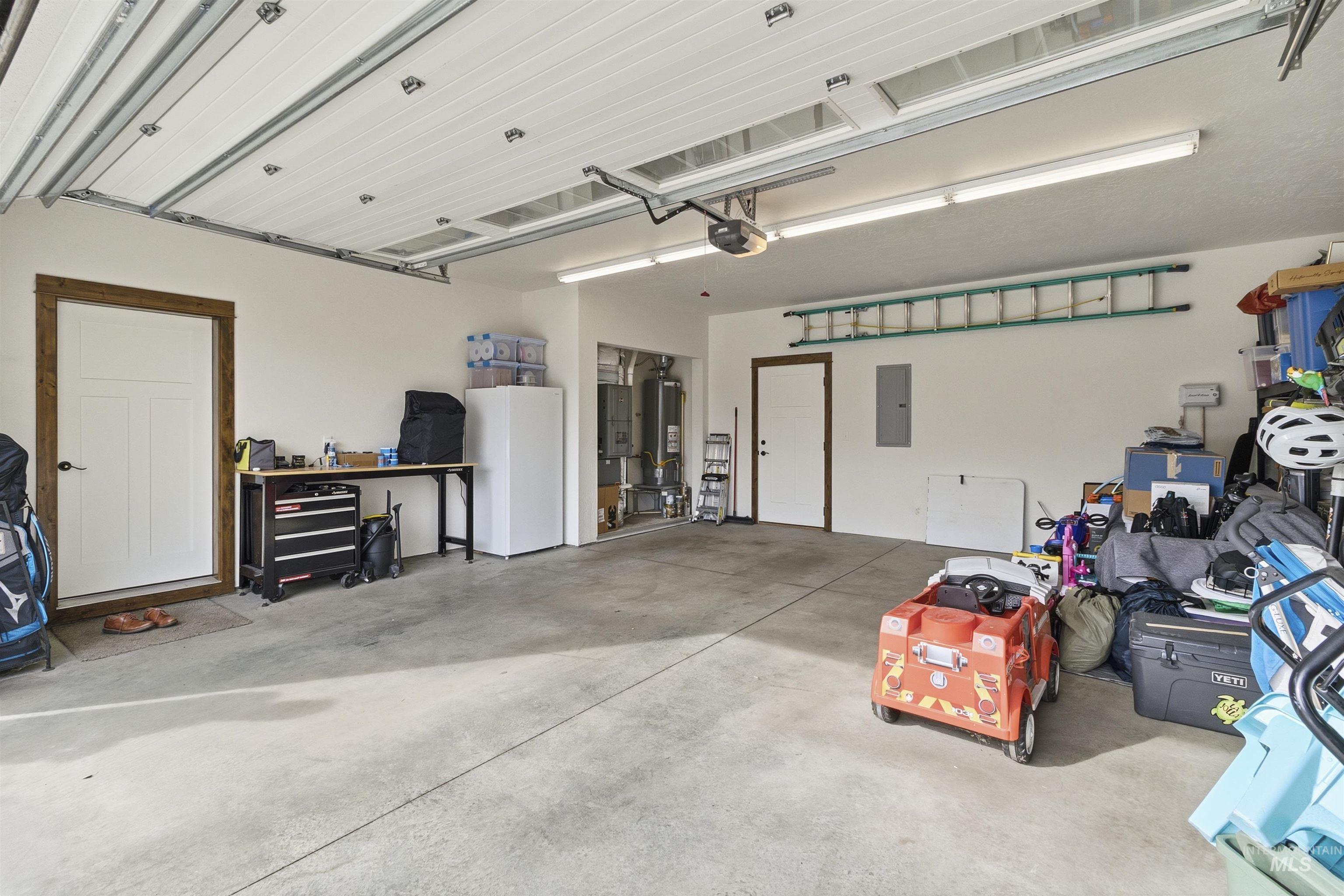 1542 Lanny Dr, Moscow, Idaho 83843, 4 Bedrooms, 3 Bathrooms, Residential For Sale, Price $850,000, 98977870