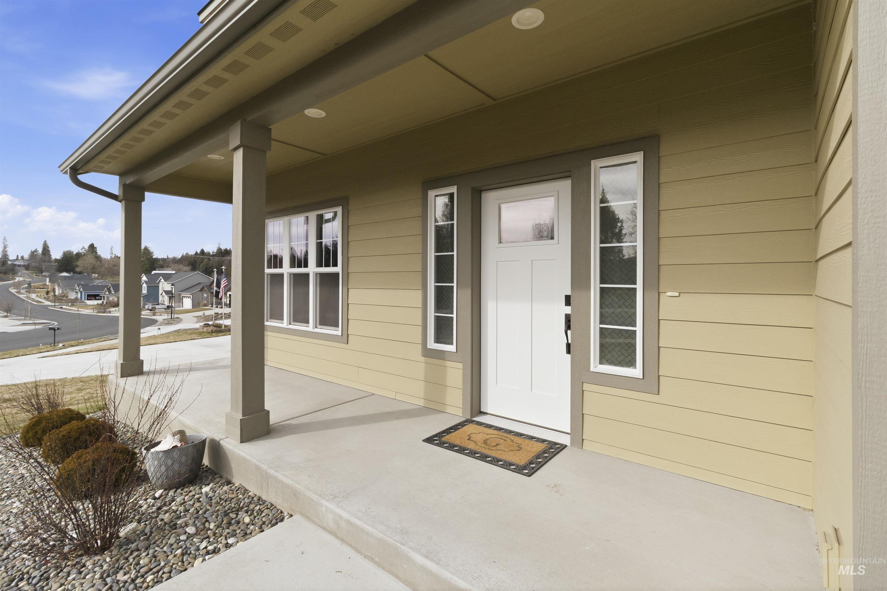 1542 Lanny Dr, Moscow, Idaho 83843, 4 Bedrooms, 3 Bathrooms, Residential For Sale, Price $840,000,MLS 98977870