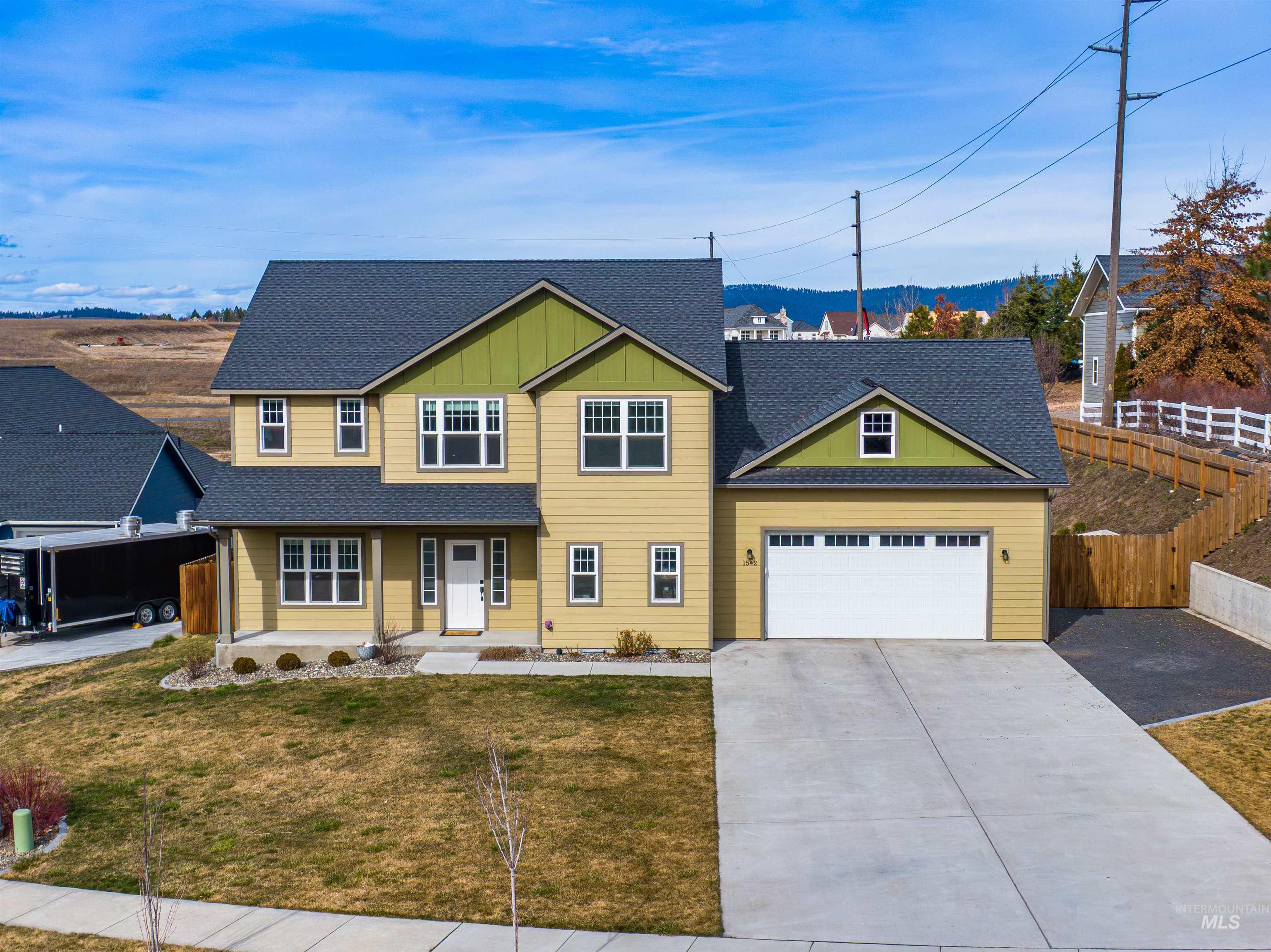 1542 Lanny Dr, Moscow, Idaho 83843, 4 Bedrooms, 3 Bathrooms, Residential For Sale, Price $840,000,MLS 98977870