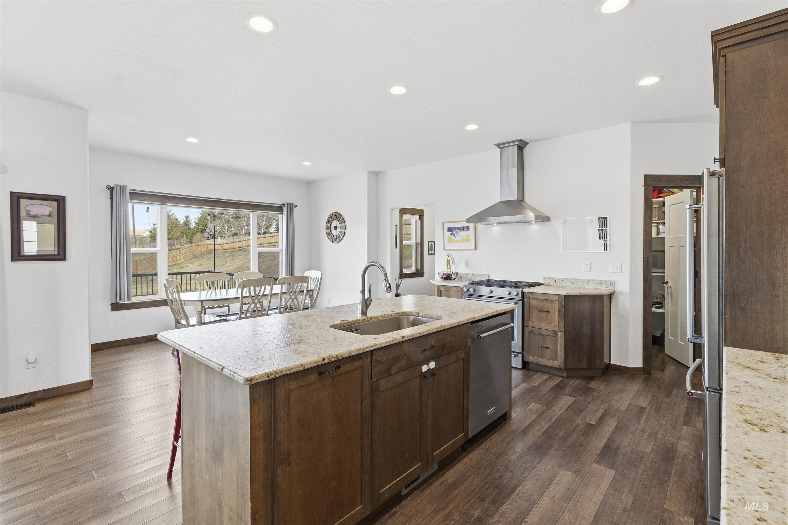 1542 Lanny Dr, Moscow, Idaho 83843, 4 Bedrooms, 3 Bathrooms, Residential For Sale, Price $850,000, 98977870