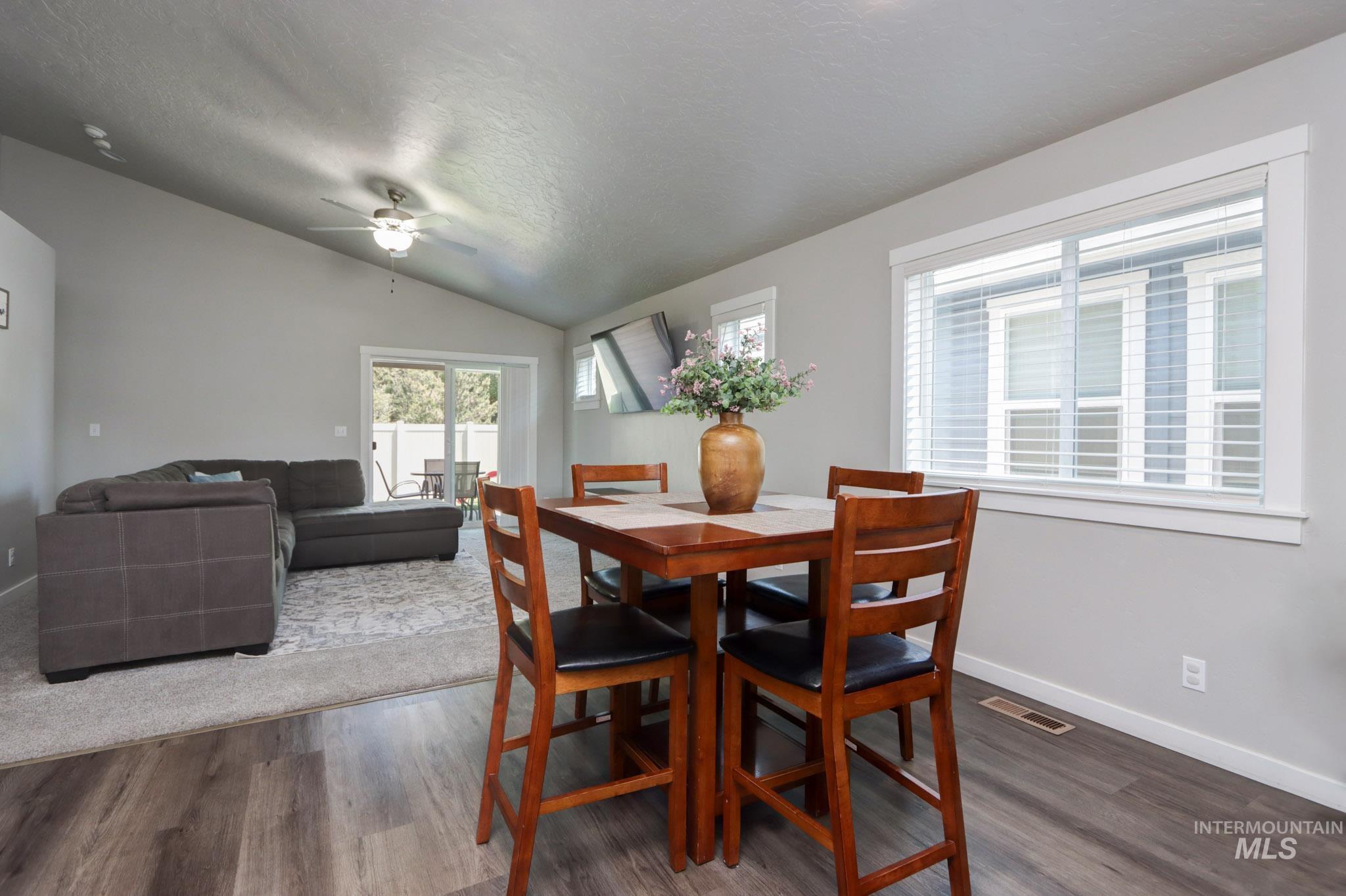 204 Crimson Cir E, Fruitland, Idaho 83619, 3 Bedrooms, 2 Bathrooms, Residential For Sale, Price $339,000, 98977871