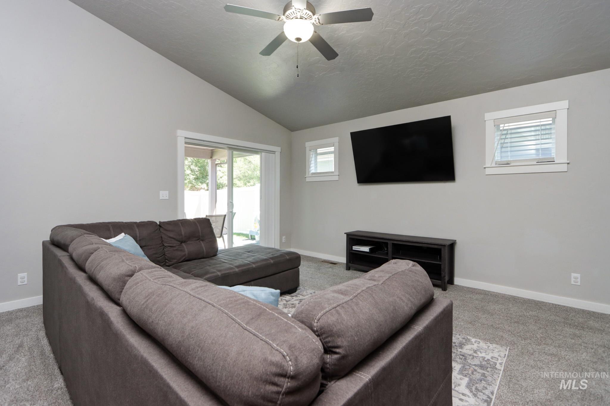 204 Crimson Cir E, Fruitland, Idaho 83619, 3 Bedrooms, 2 Bathrooms, Residential For Sale, Price $339,000, 98977871