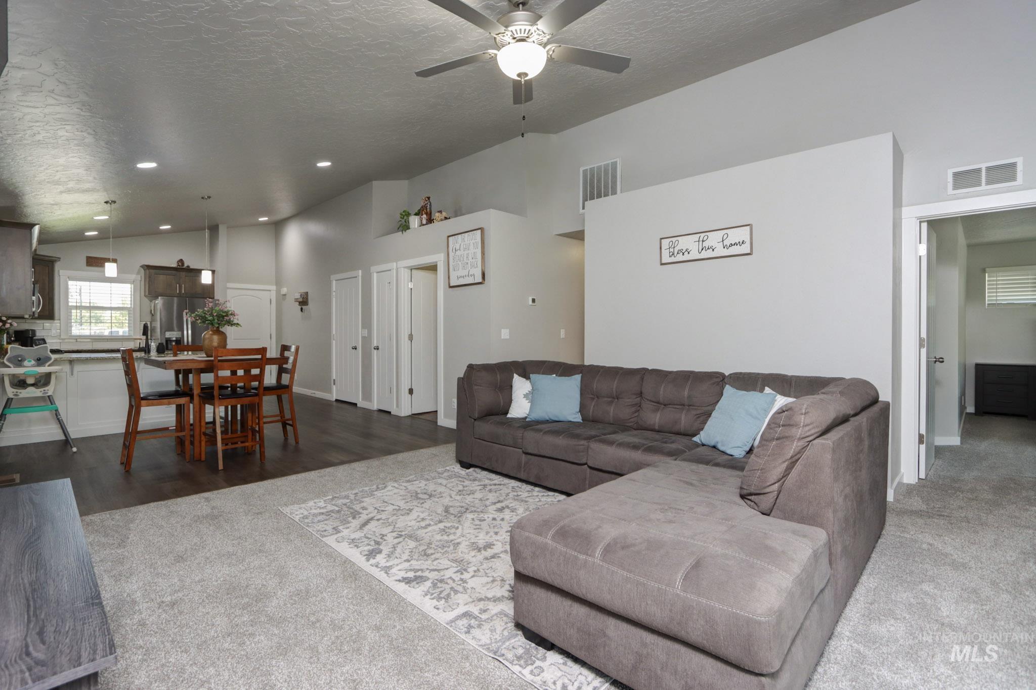 204 Crimson Cir E, Fruitland, Idaho 83619, 3 Bedrooms, 2 Bathrooms, Residential For Sale, Price $339,000, 98977871