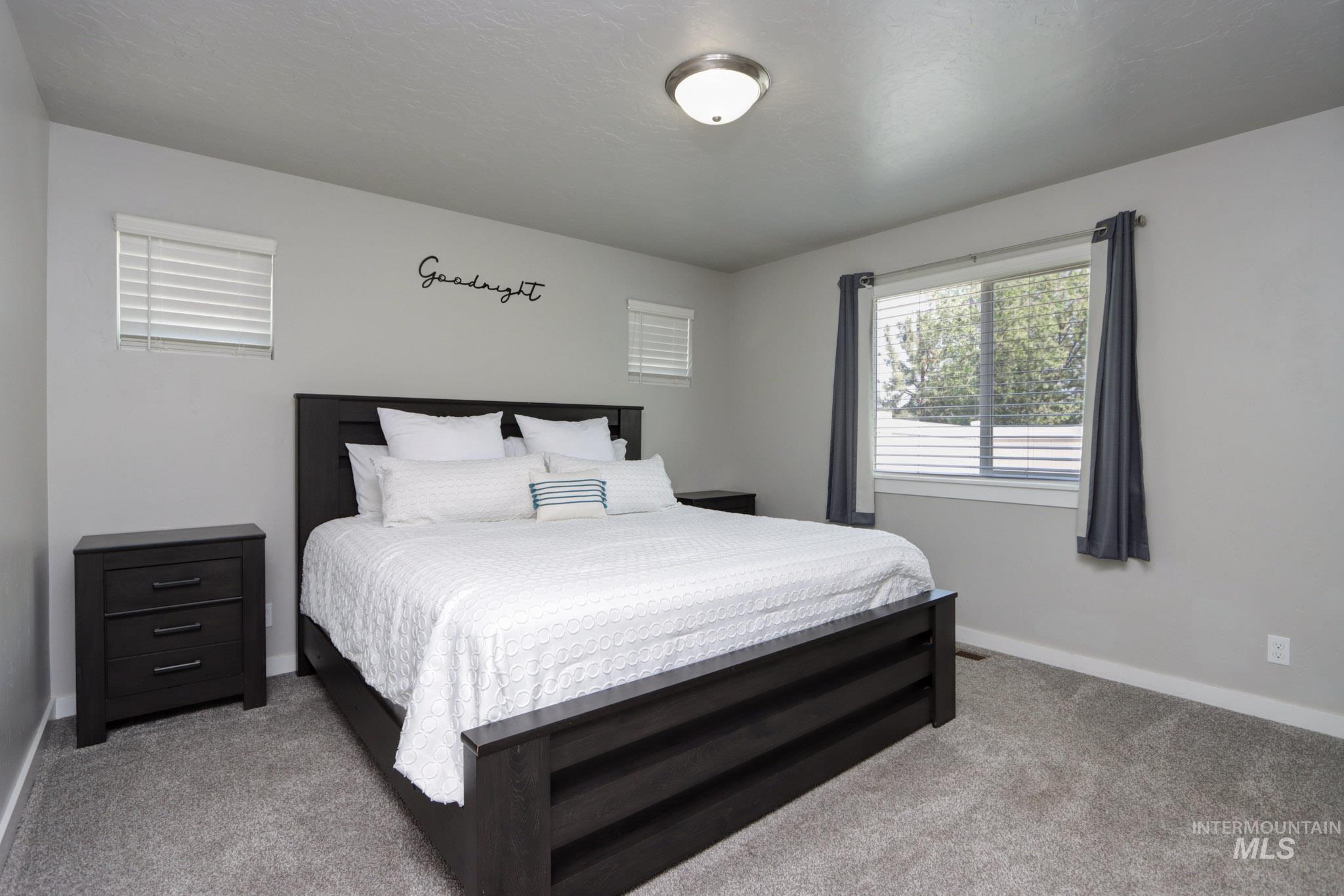 204 Crimson Cir E, Fruitland, Idaho 83619, 3 Bedrooms, 2 Bathrooms, Residential For Sale, Price $339,000, 98977871