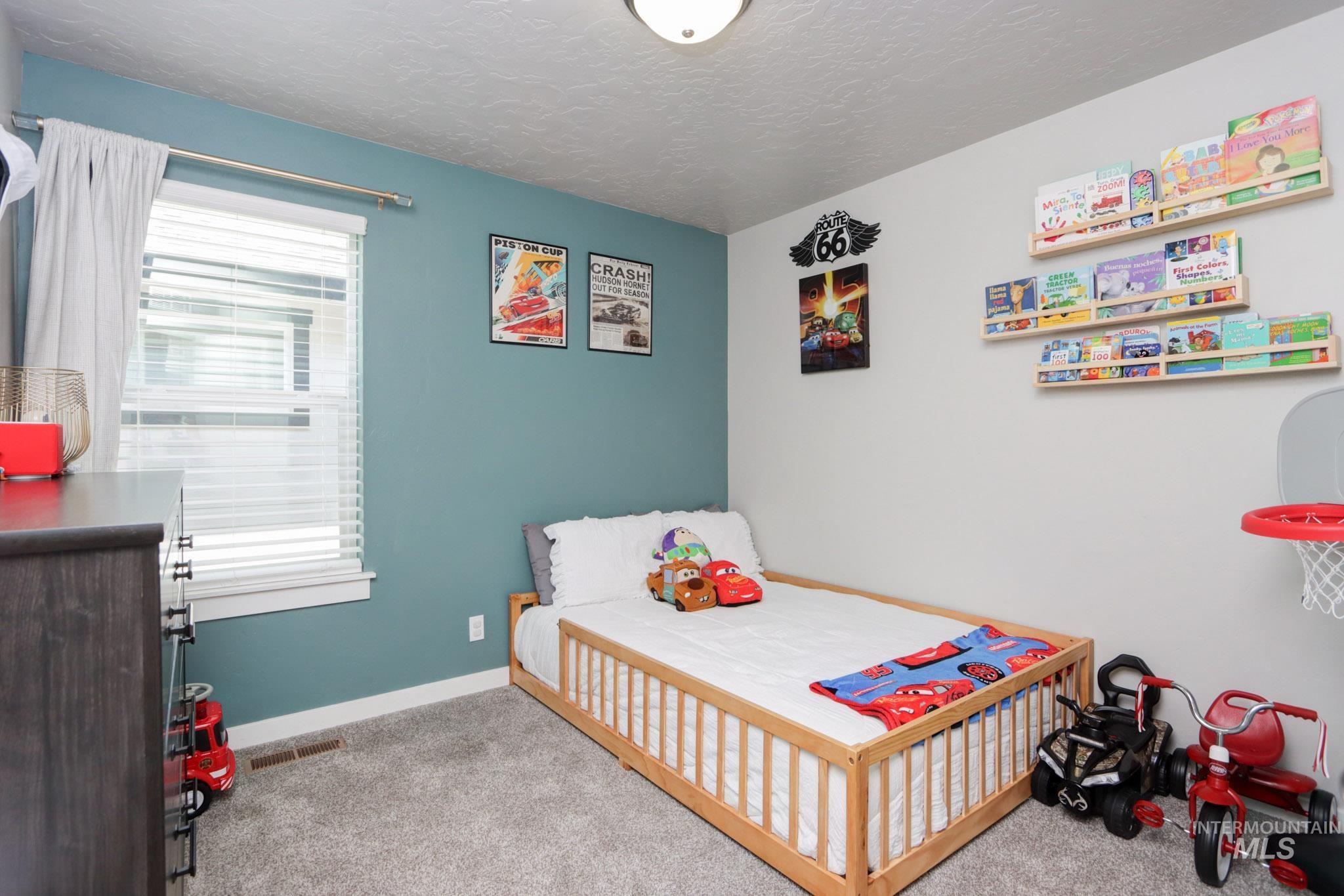 204 Crimson Cir E, Fruitland, Idaho 83619, 3 Bedrooms, 2 Bathrooms, Residential For Sale, Price $339,000, 98977871