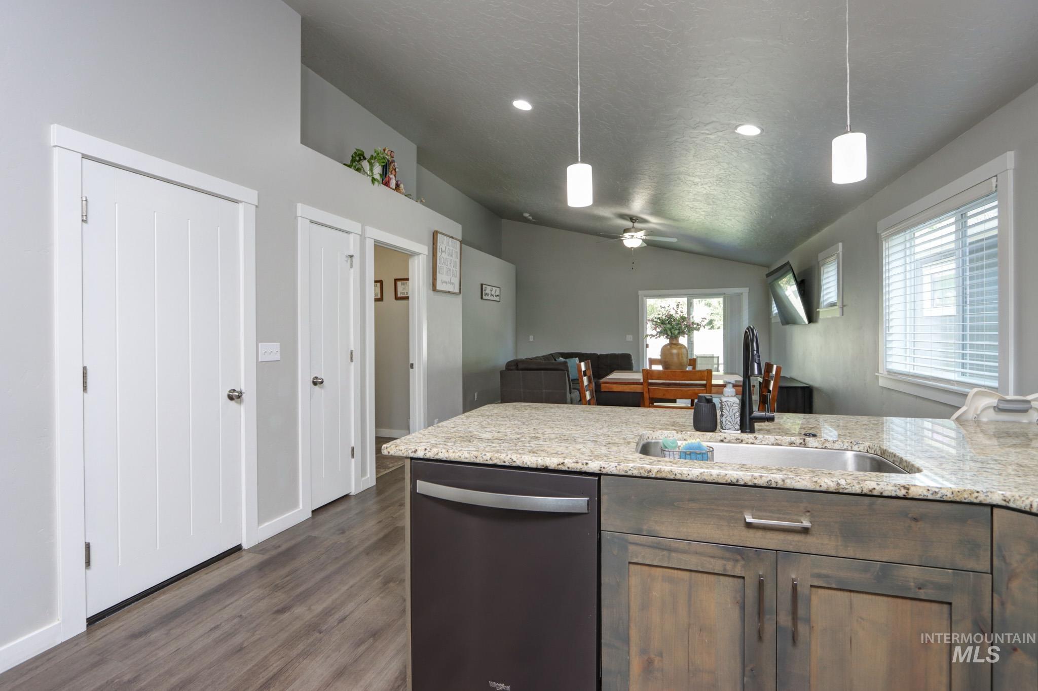 204 Crimson Cir E, Fruitland, Idaho 83619, 3 Bedrooms, 2 Bathrooms, Residential For Sale, Price $339,000, 98977871