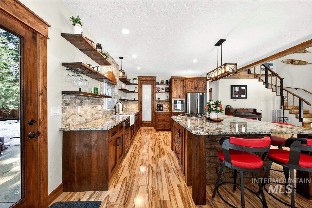 292 Rio Vista Boulevard, McCall, Idaho 83638, 3 Bedrooms, 2.5 Bathrooms, Residential For Sale, Price $995,000,MLS 98977873