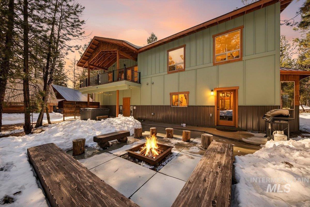 292 Rio Vista Boulevard, McCall, Idaho 83638, 3 Bedrooms, 2.5 Bathrooms, Residential For Sale, Price $995,000,MLS 98977873