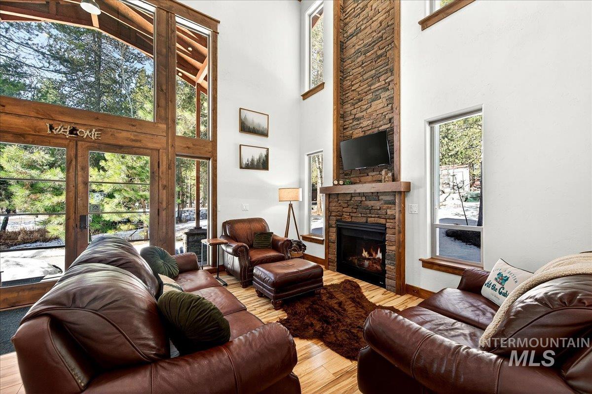 292 Rio Vista Boulevard, McCall, Idaho 83638, 3 Bedrooms, 2.5 Bathrooms, Residential For Sale, Price $995,000,MLS 98977873