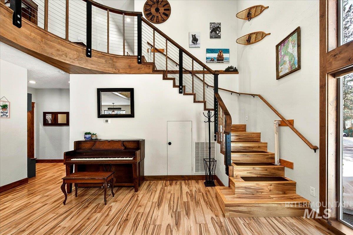 292 Rio Vista Boulevard, McCall, Idaho 83638, 3 Bedrooms, 2.5 Bathrooms, Residential For Sale, Price $995,000,MLS 98977873