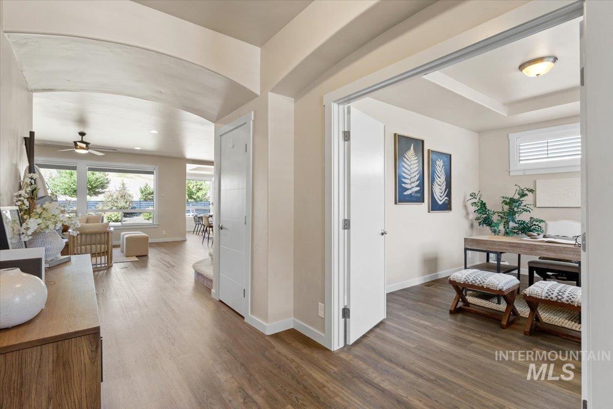 19927 N Glenisla Place, Boise, Idaho 83714, 5 Bedrooms, 2.5 Bathrooms, Residential For Sale, Price $785,000,MLS 98977874