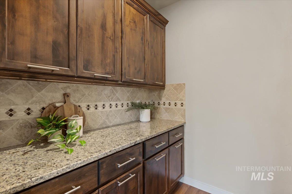 19927 N Glenisla Place, Boise, Idaho 83714, 5 Bedrooms, 2.5 Bathrooms, Residential For Sale, Price $785,000,MLS 98977874