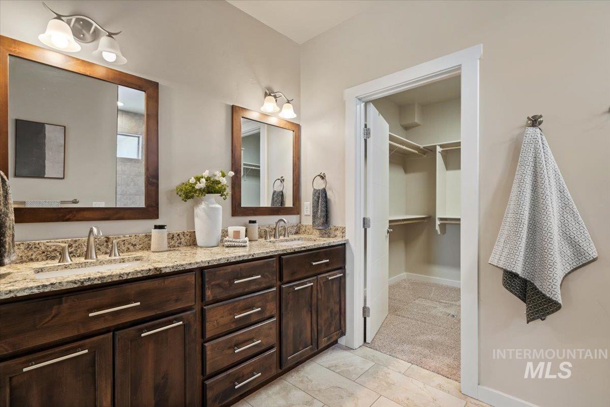 19927 N Glenisla Place, Boise, Idaho 83714, 5 Bedrooms, 2.5 Bathrooms, Residential For Sale, Price $785,000,MLS 98977874