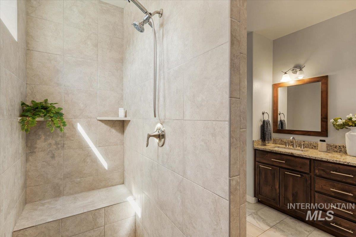 19927 N Glenisla Place, Boise, Idaho 83714, 5 Bedrooms, 2.5 Bathrooms, Residential For Sale, Price $785,000,MLS 98977874