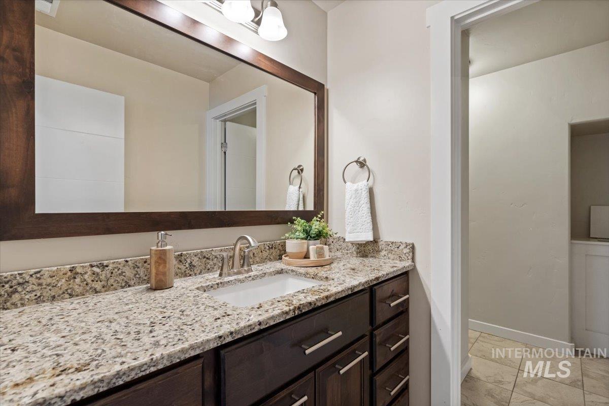 19927 N Glenisla Place, Boise, Idaho 83714, 5 Bedrooms, 2.5 Bathrooms, Residential For Sale, Price $785,000,MLS 98977874