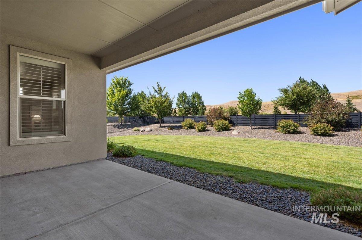 19927 N Glenisla Place, Boise, Idaho 83714, 5 Bedrooms, 2.5 Bathrooms, Residential For Sale, Price $785,000,MLS 98977874