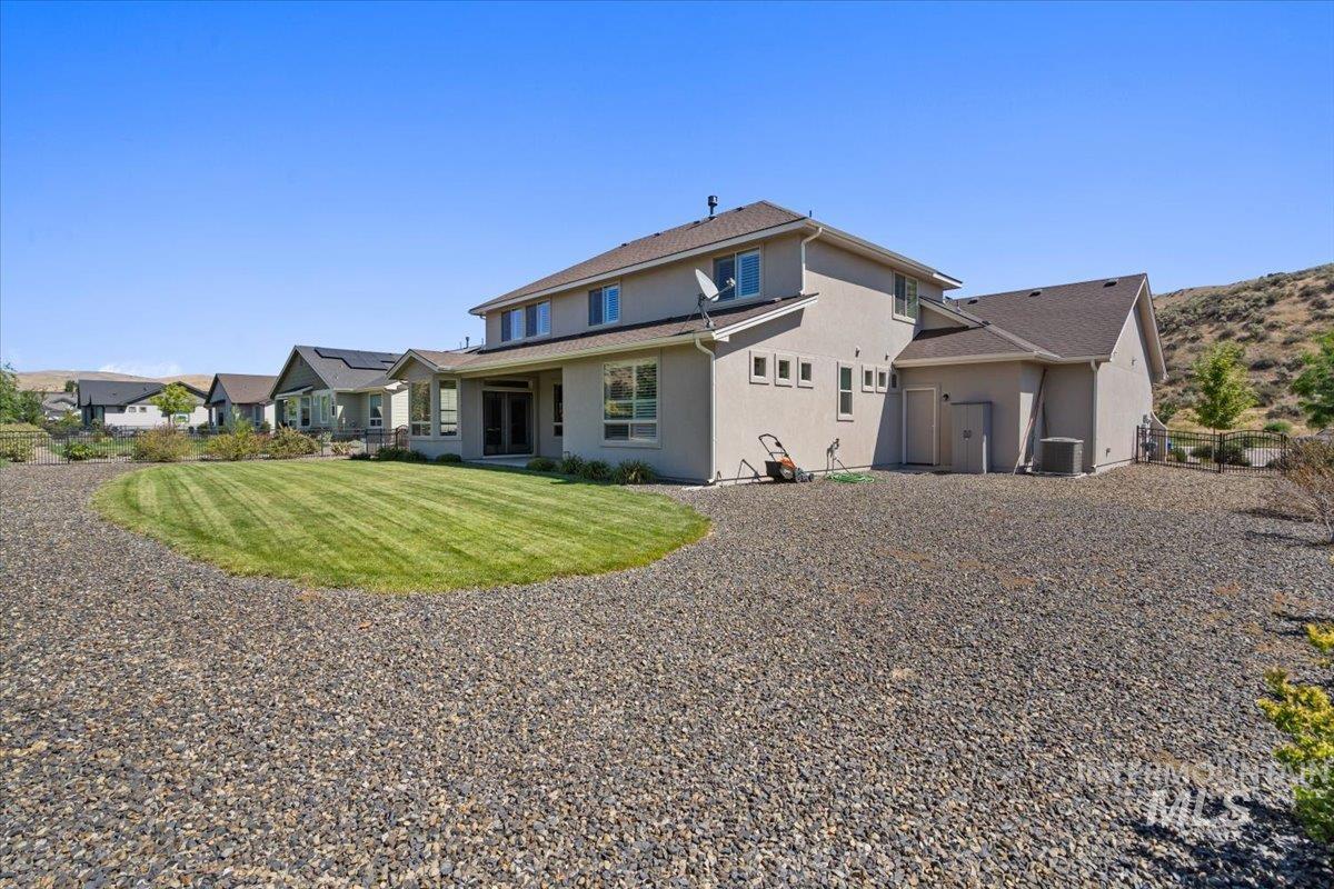 19927 N Glenisla Place, Boise, Idaho 83714, 5 Bedrooms, 2.5 Bathrooms, Residential For Sale, Price $785,000,MLS 98977874