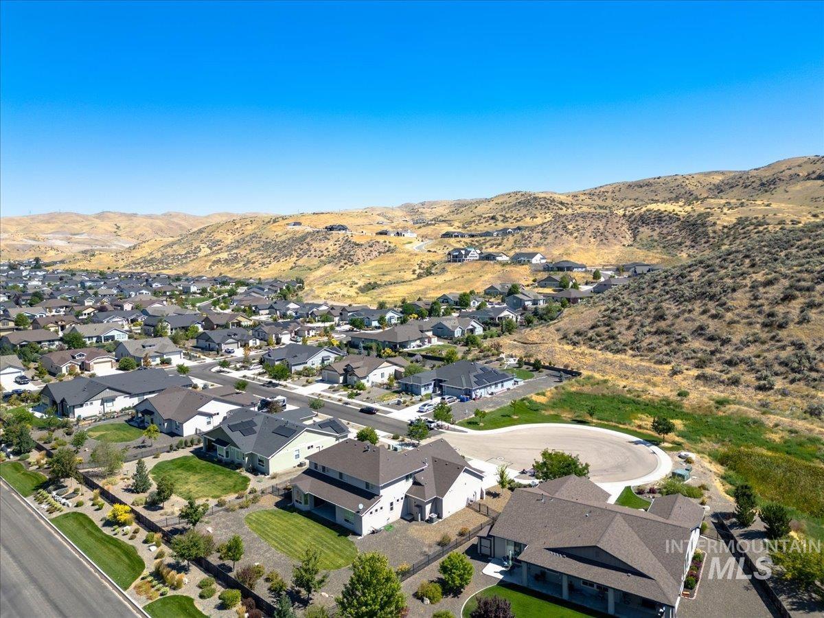 19927 N Glenisla Place, Boise, Idaho 83714, 5 Bedrooms, 2.5 Bathrooms, Residential For Sale, Price $785,000,MLS 98977874