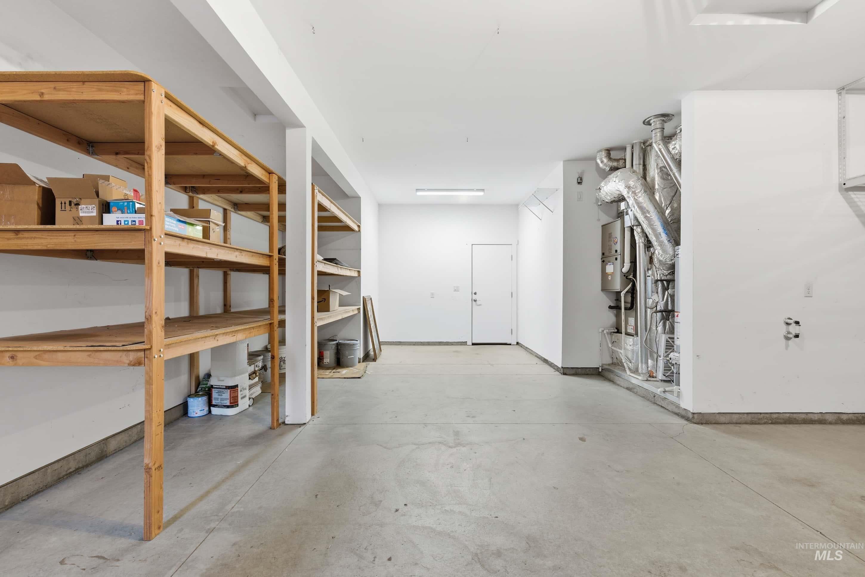 19927 N Glenisla Place, Boise, Idaho 83714, 5 Bedrooms, 2.5 Bathrooms, Residential For Sale, Price $785,000,MLS 98977874