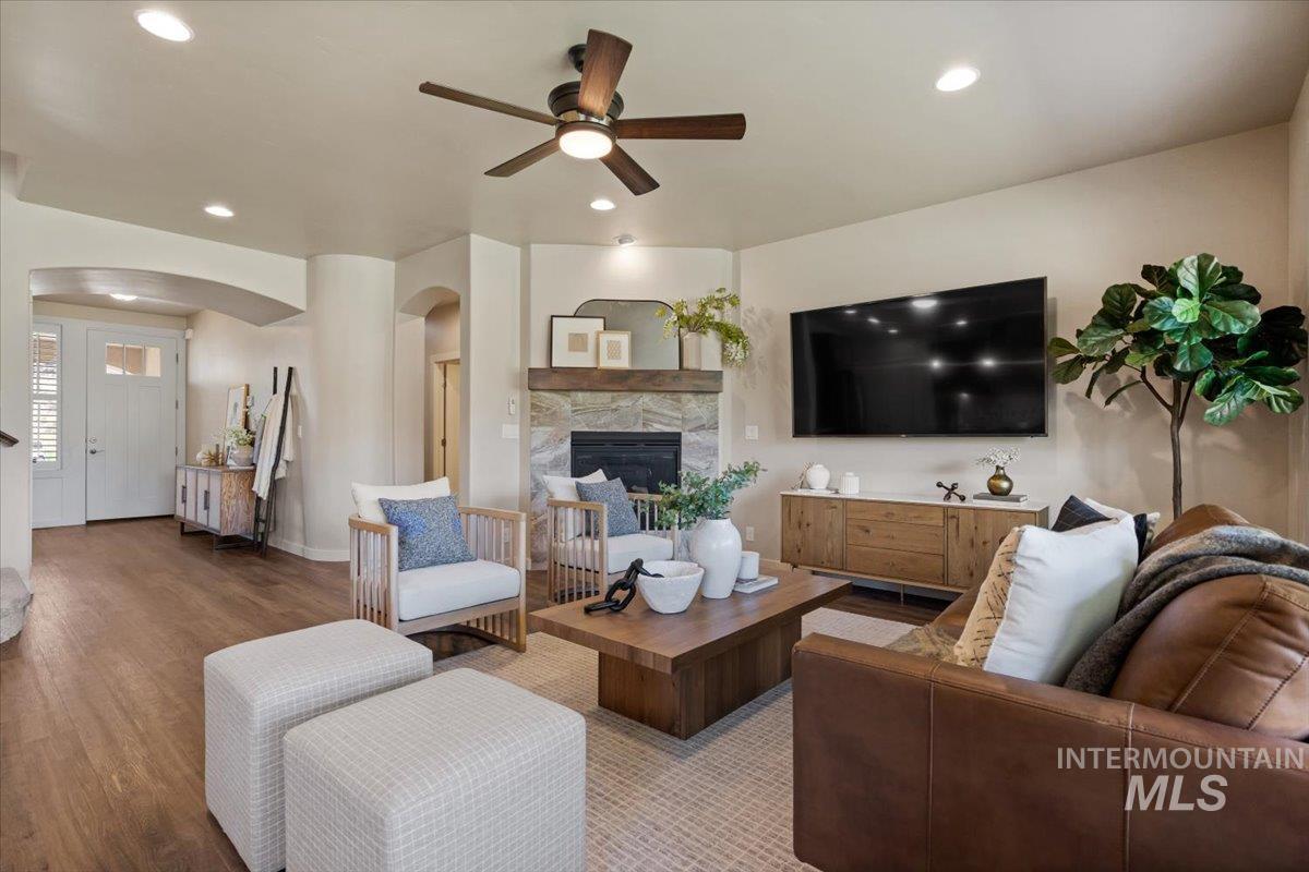 19927 N Glenisla Place, Boise, Idaho 83714, 5 Bedrooms, 2.5 Bathrooms, Residential For Sale, Price $785,000,MLS 98977874