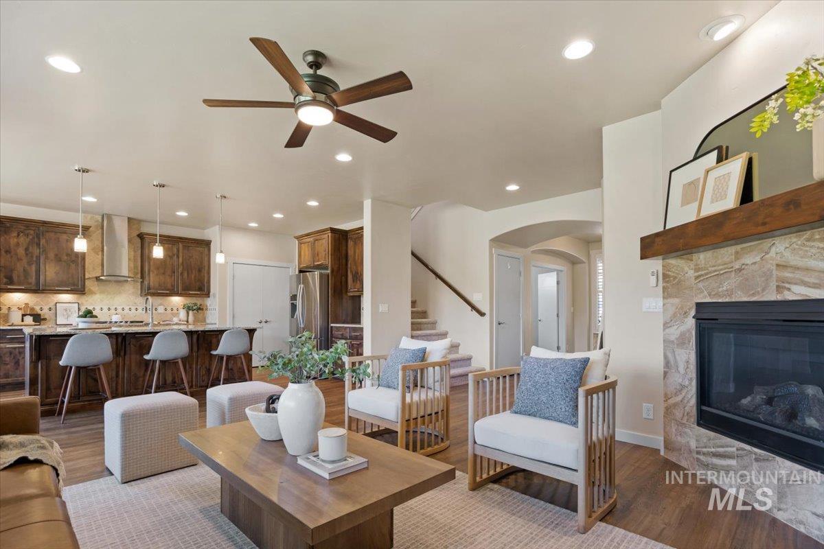 19927 N Glenisla Place, Boise, Idaho 83714, 5 Bedrooms, 2.5 Bathrooms, Residential For Sale, Price $785,000,MLS 98977874