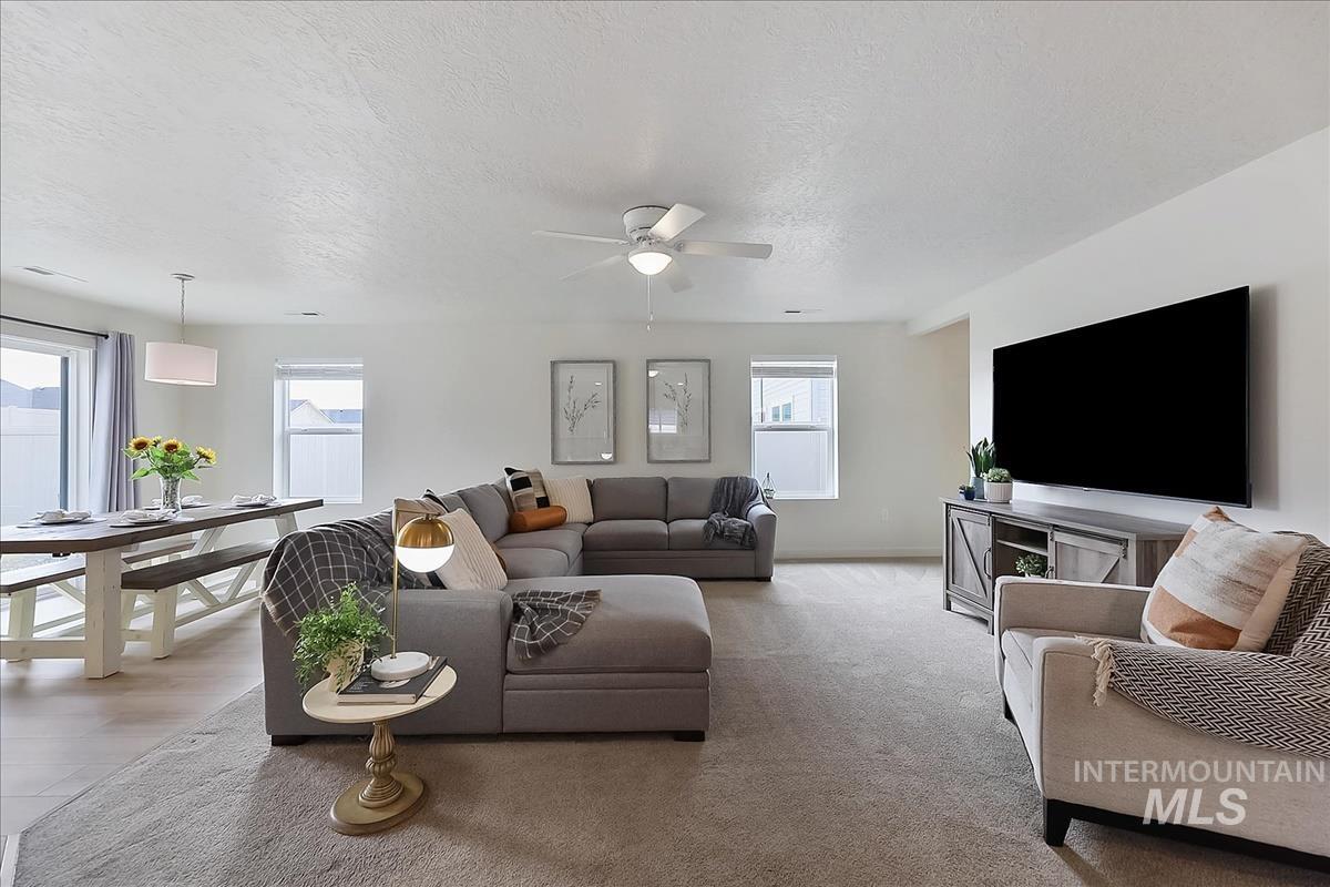 17616 Barefoot Ridge Way, Nampa, Idaho 83687, 3 Bedrooms, 2 Bathrooms, Residential For Sale, Price $379,990,MLS 98977875