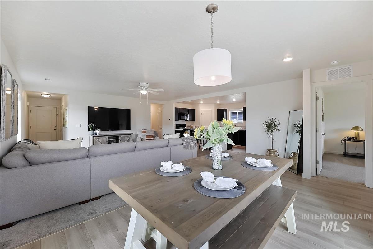 17616 Barefoot Ridge Way, Nampa, Idaho 83687, 3 Bedrooms, 2 Bathrooms, Residential For Sale, Price $379,990,MLS 98977875