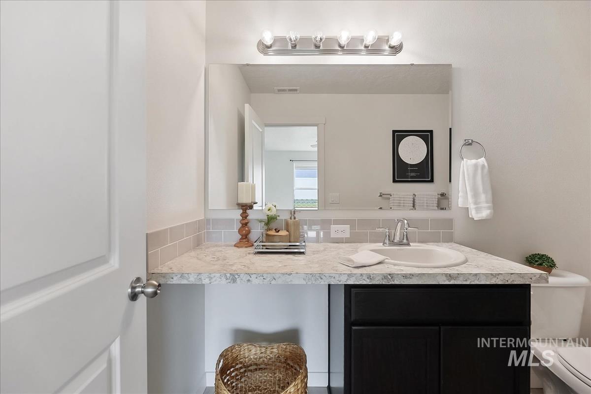 17616 Barefoot Ridge Way, Nampa, Idaho 83687, 3 Bedrooms, 2 Bathrooms, Residential For Sale, Price $379,990,MLS 98977875