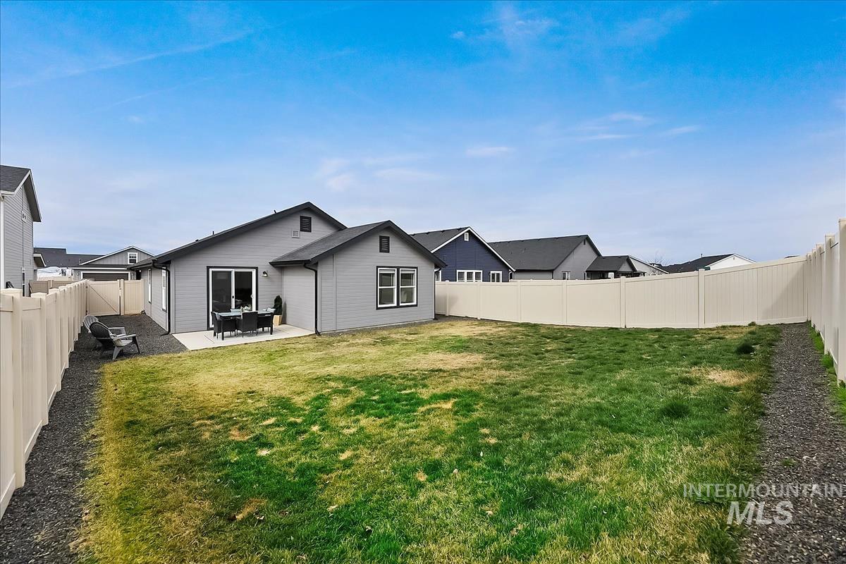 17616 Barefoot Ridge Way, Nampa, Idaho 83687, 3 Bedrooms, 2 Bathrooms, Residential For Sale, Price $379,990,MLS 98977875