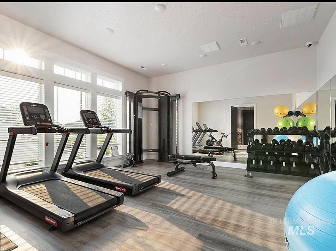 17616 Barefoot Ridge Way, Nampa, Idaho 83687, 3 Bedrooms, 2 Bathrooms, Residential For Sale, Price $379,990,MLS 98977875