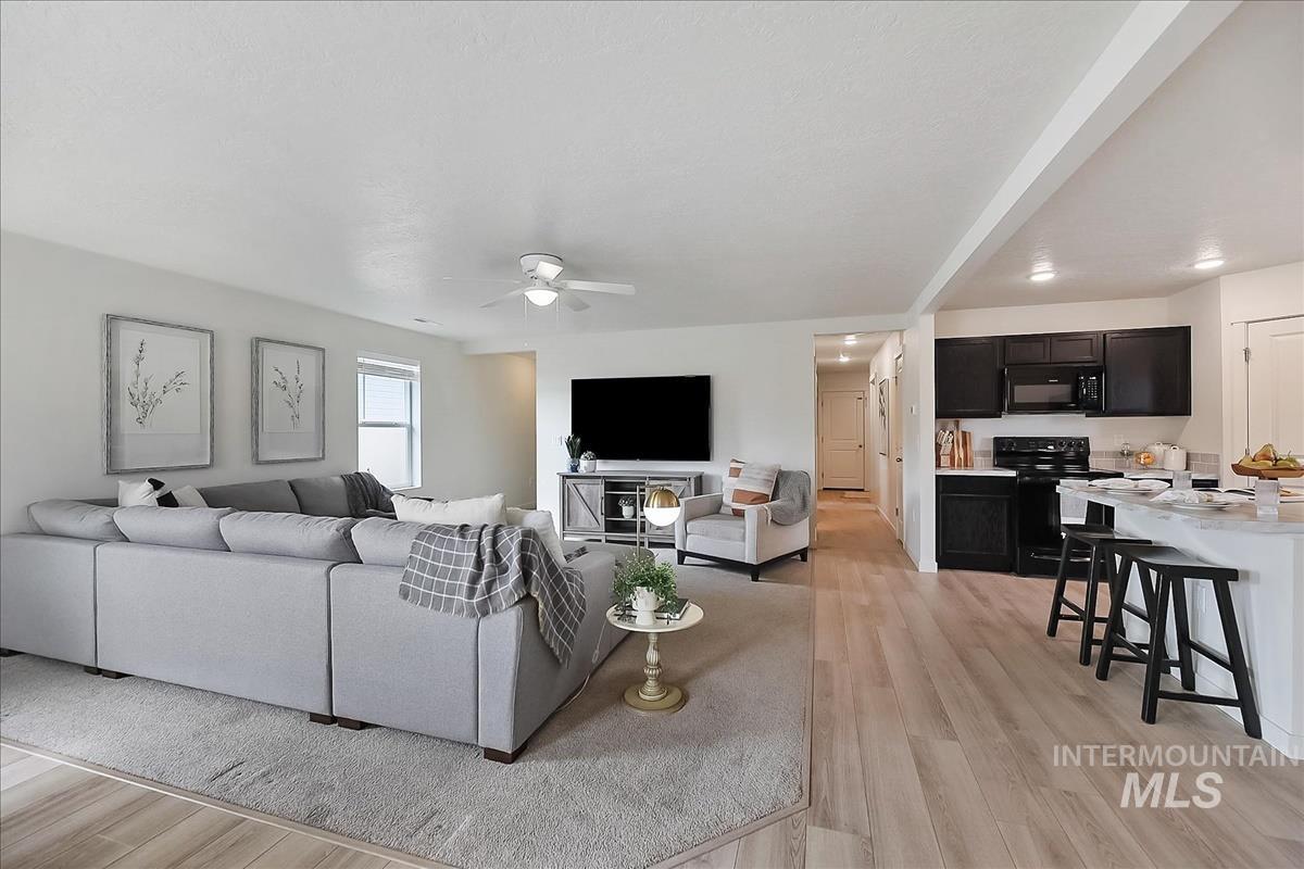 17616 Barefoot Ridge Way, Nampa, Idaho 83687, 3 Bedrooms, 2 Bathrooms, Residential For Sale, Price $379,990,MLS 98977875