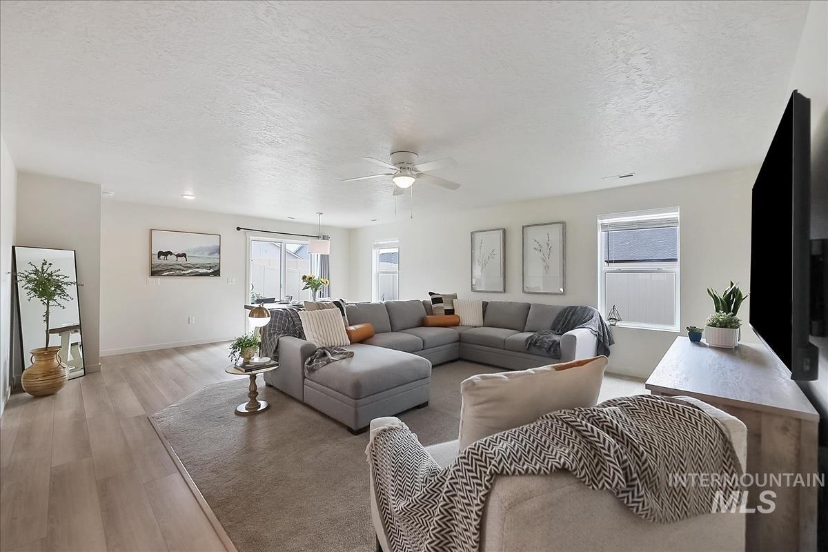 17616 Barefoot Ridge Way, Nampa, Idaho 83687, 3 Bedrooms, 2 Bathrooms, Residential For Sale, Price $379,990,MLS 98977875