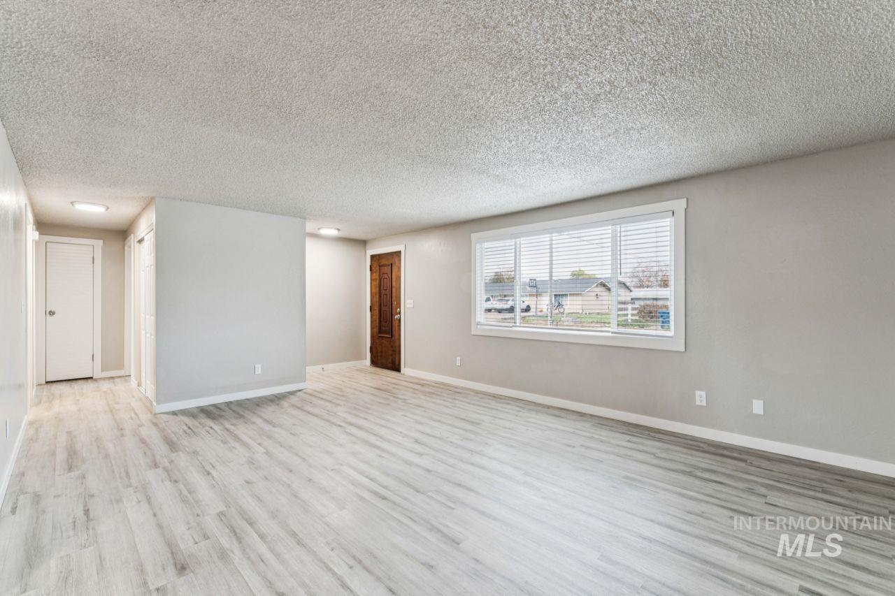 2105 Airport Ave, Caldwell, Idaho 83605, 2 Bedrooms, 1 Bathroom, Residential Income For Sale, Price $799,000,MLS 98977876