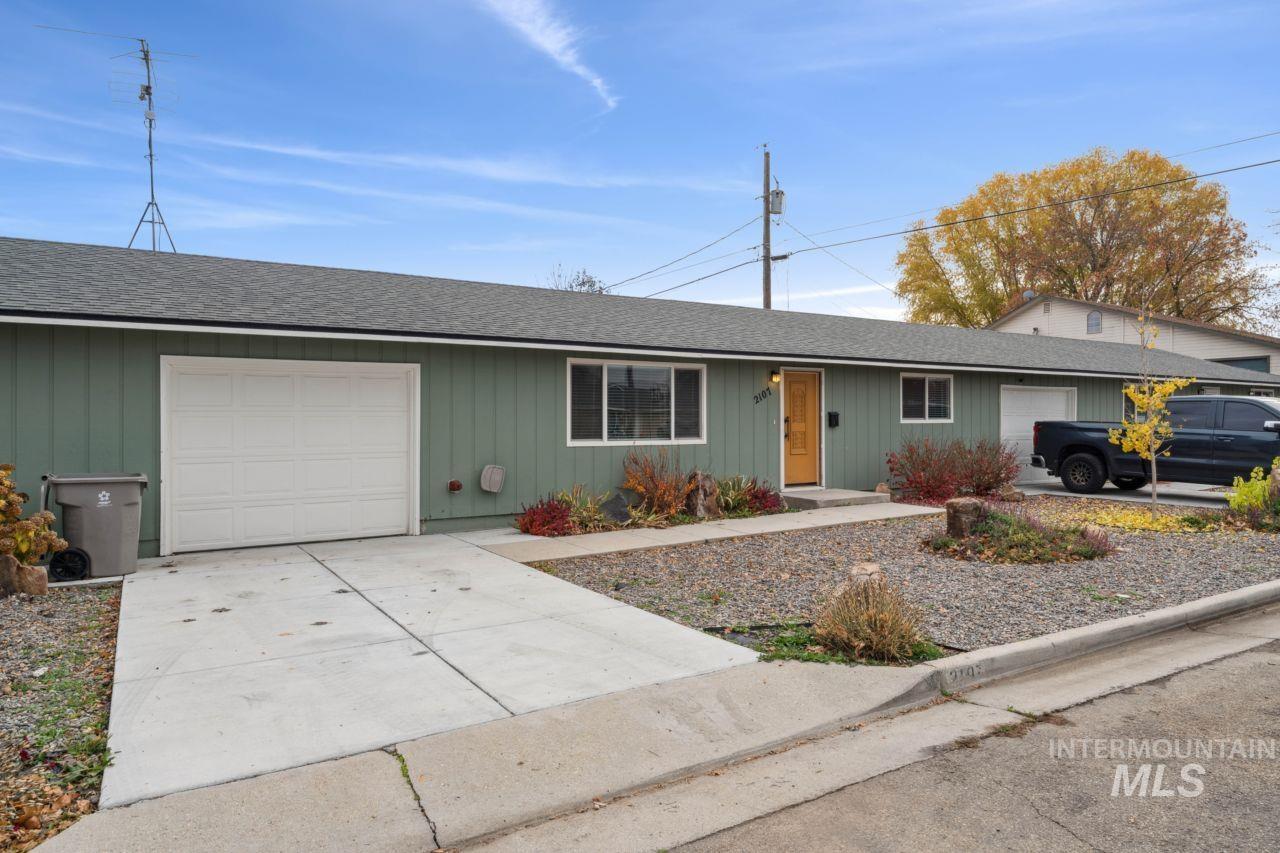 2105 Airport Ave, Caldwell, Idaho 83605, 2 Bedrooms, 1 Bathroom, Residential Income For Sale, Price $799,000,MLS 98977876