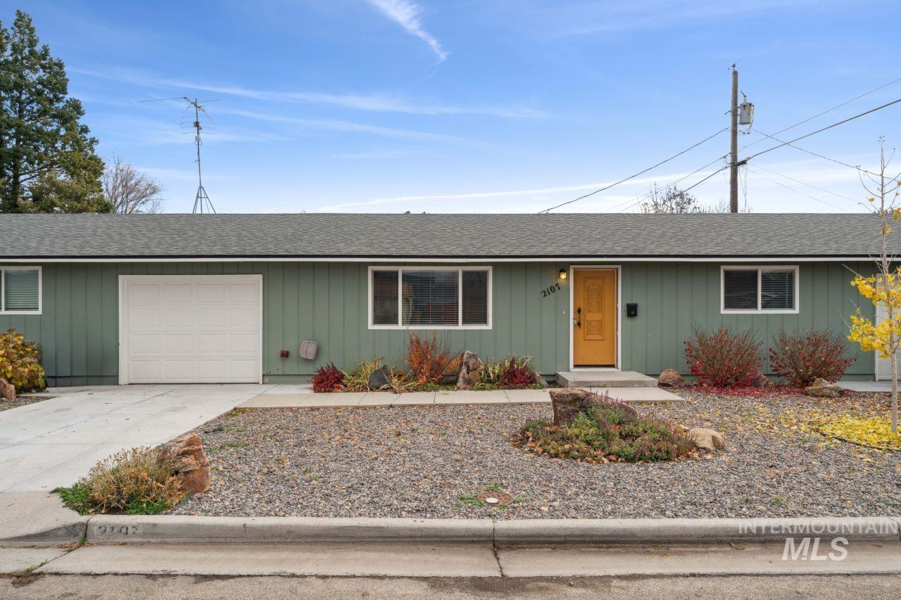 2105 Airport Ave, Caldwell, Idaho 83605, 2 Bedrooms, 1 Bathroom, Residential Income For Sale, Price $799,000,MLS 98977876
