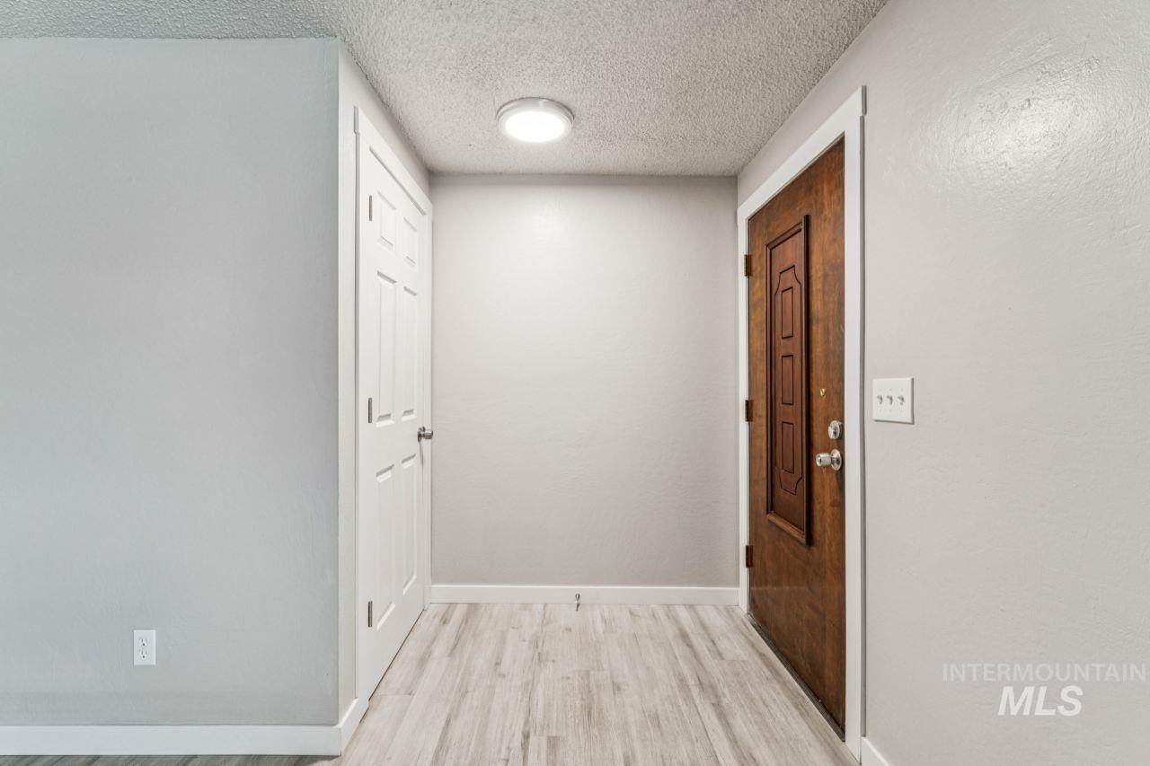 2105 Airport Ave, Caldwell, Idaho 83605, 2 Bedrooms, 1 Bathroom, Residential Income For Sale, Price $799,000,MLS 98977876