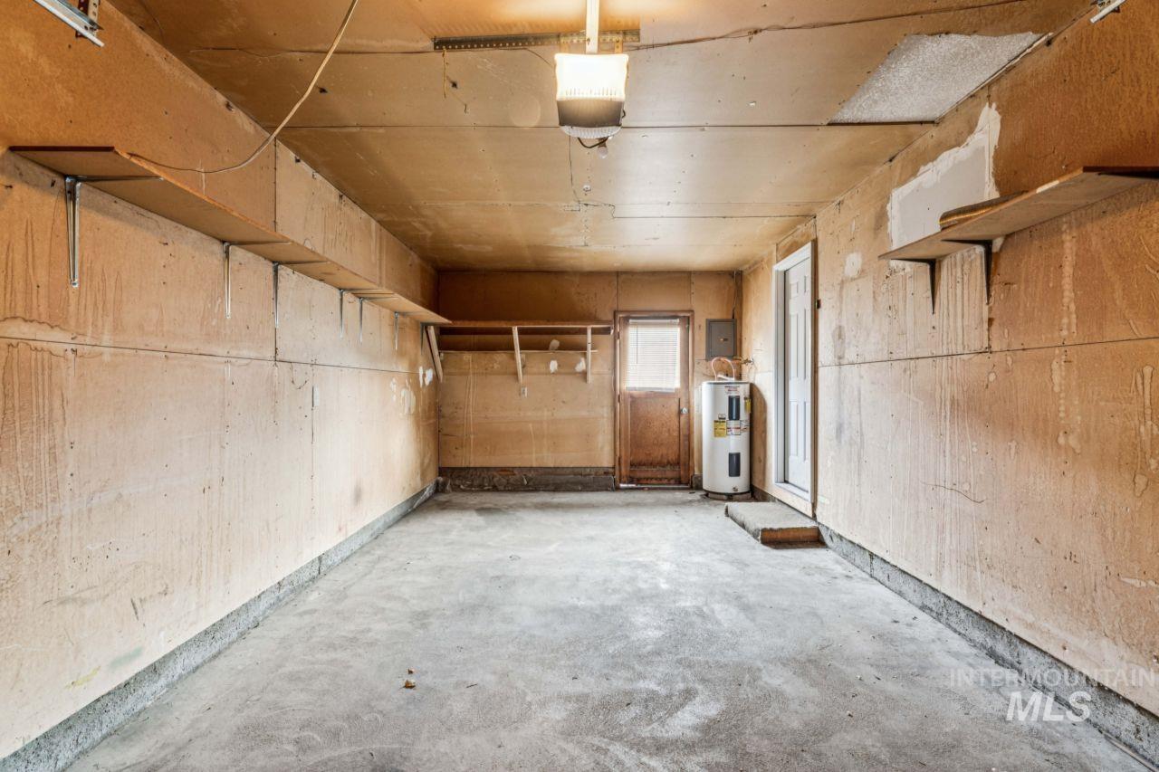 2105 Airport Ave, Caldwell, Idaho 83605, 2 Bedrooms, 1 Bathroom, Residential Income For Sale, Price $799,000,MLS 98977876